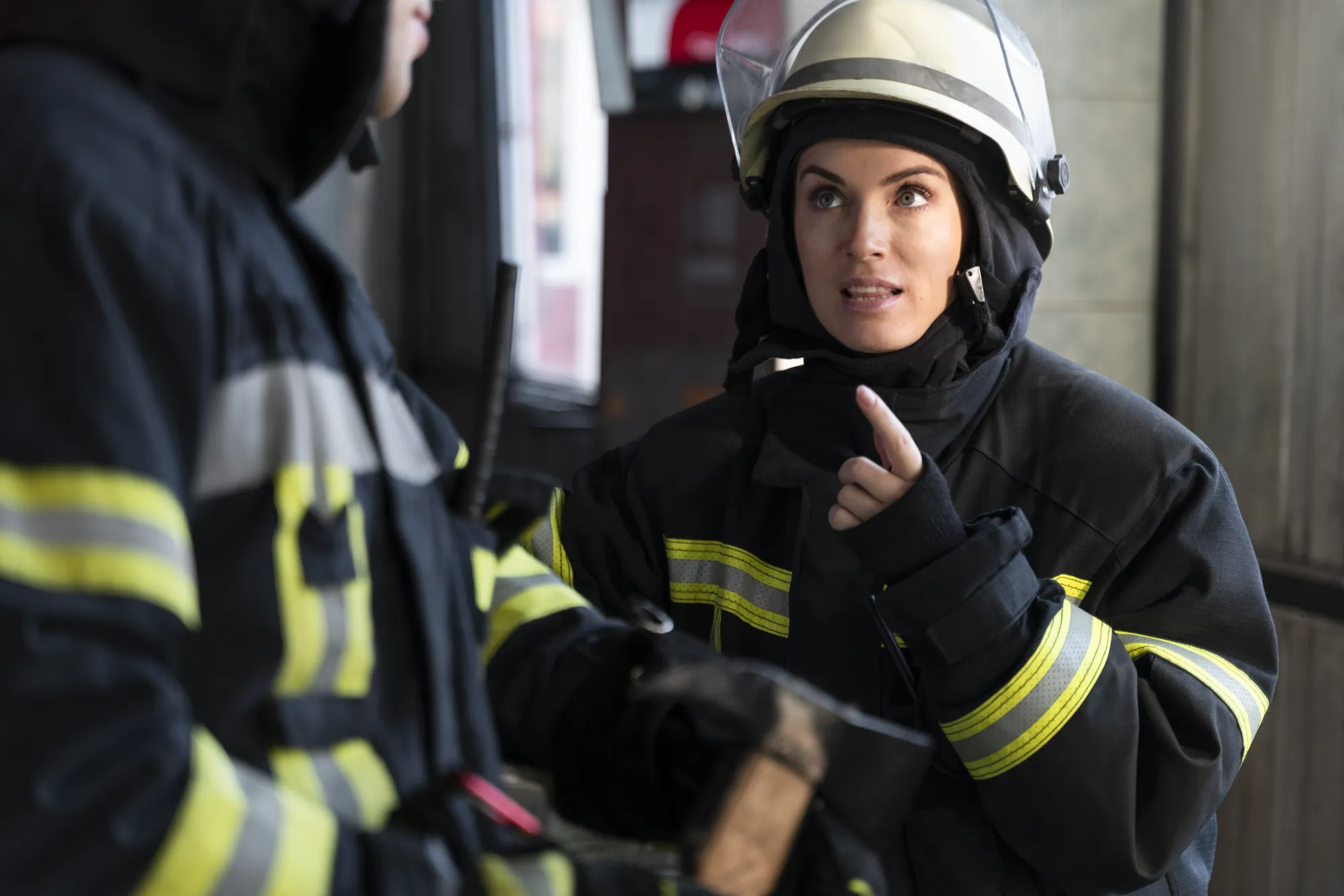 Qué conocimientos y habilidades necesita un bombero