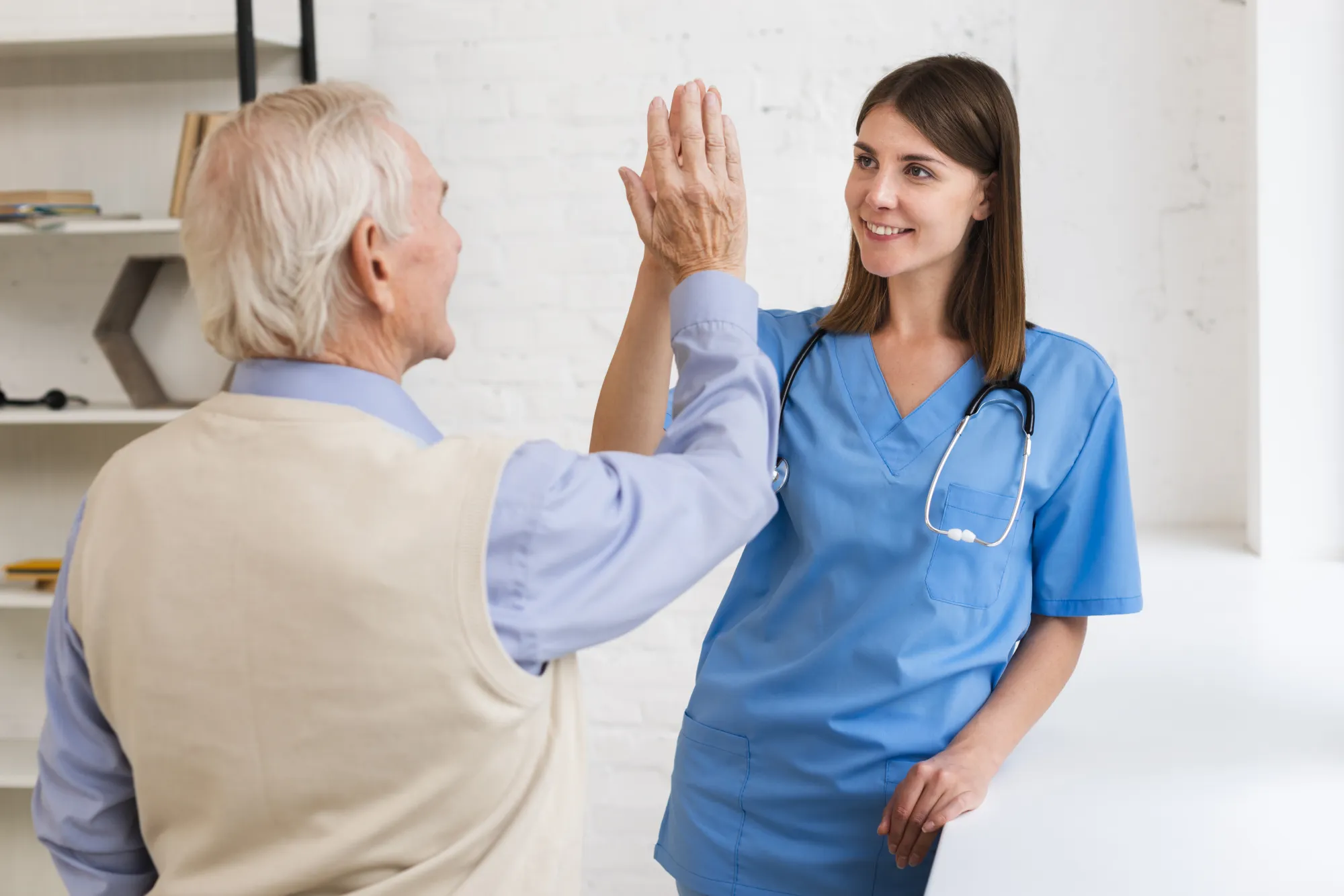 ¿Un sociosanitario puede trabajar en un hospital?
